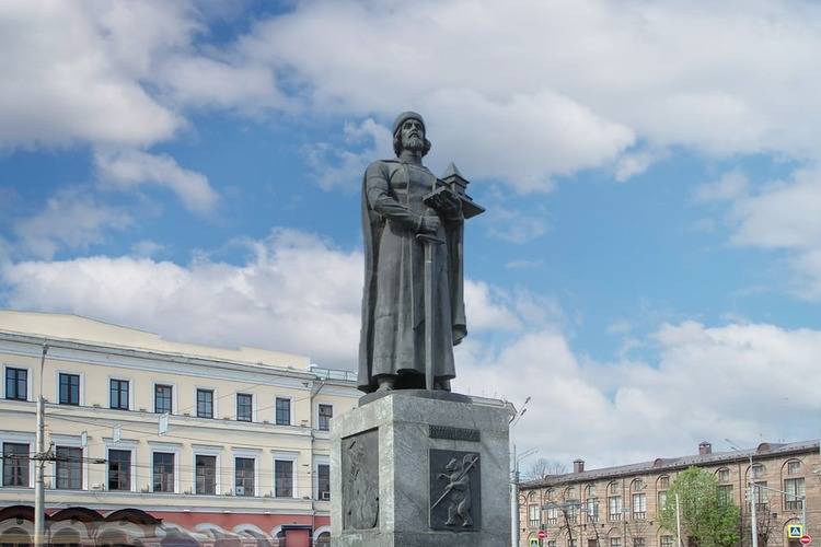 Фото точки Памятник Ярославу Мудрому